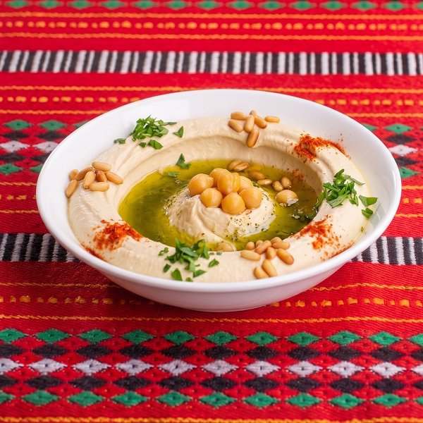 חומוס בצלחת